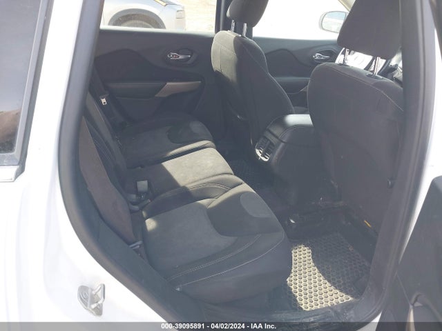 1C4PJMCB2JD505306 Jeep Cherokee Latitude 4x4