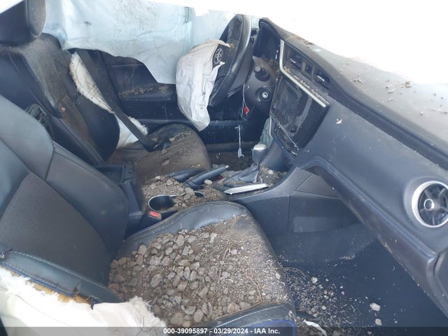 Toyota COROLLA SE 2018 5YFBURHE7JP768728 Image 5