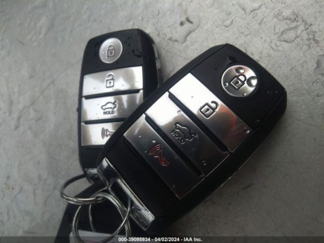 5XXGT4L32KG364683 KIA Optima S