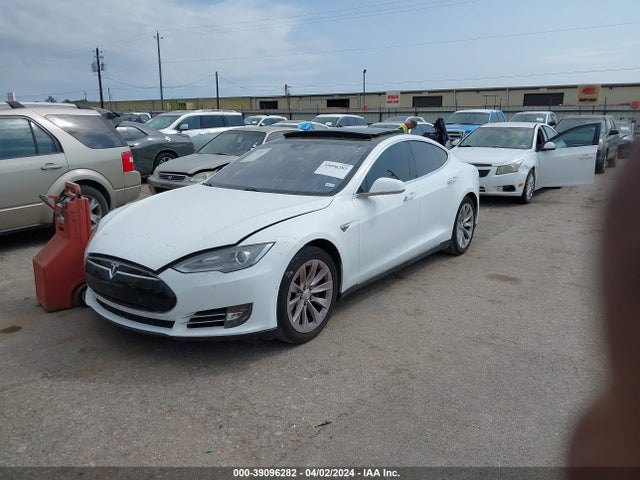 Tesla Model S 60/70/75/85 2016 5YJSA1E12GF134792 Image 2
