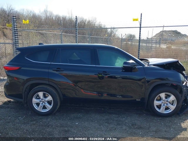 Toyota Highlander Hybrid Le 2022 5TDBBRCH7NS103994 Image 13