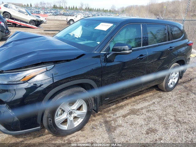 Toyota Highlander Hybrid Le 2022 5TDBBRCH7NS103994 Image 14