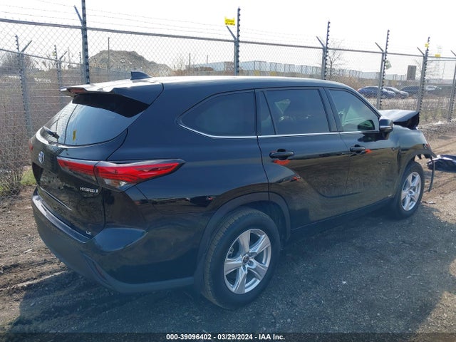 Toyota Highlander Hybrid Le 2022 5TDBBRCH7NS103994 Image 4