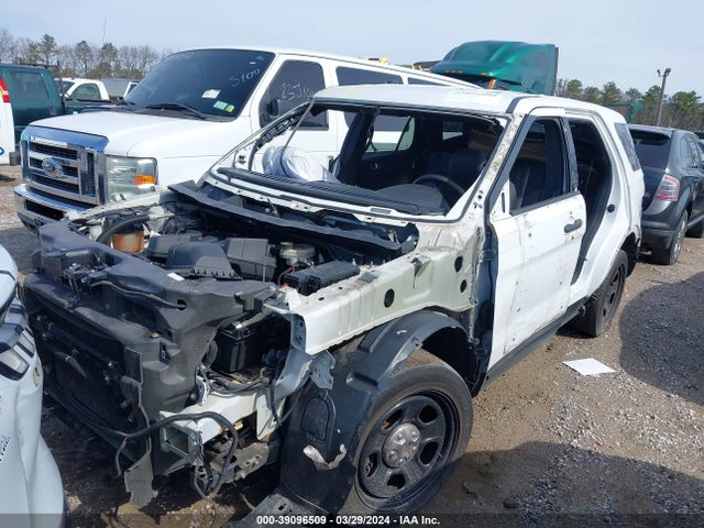 Ford Utility Police Interceptor 2017 1FM5K8AR4HGB40739 Image 2