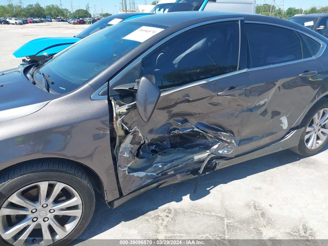 Chrysler 200 Limited 2015 1C3CCCAB3FN681387 Image 6