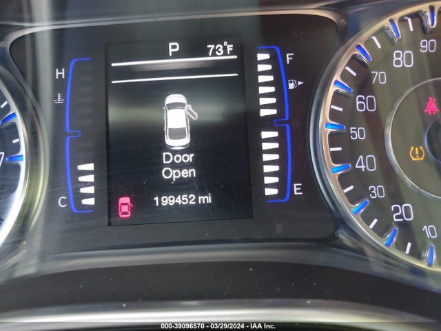 Chrysler 200 Limited 2015 1C3CCCAB3FN681387 Image 7
