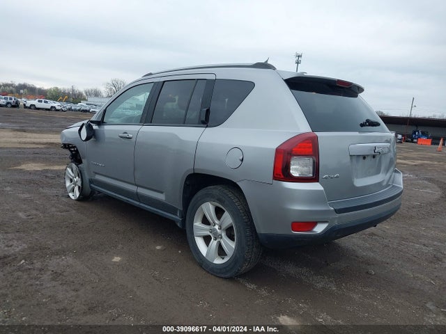 1C4NJDBB8GD723395 Jeep Compass Sport
