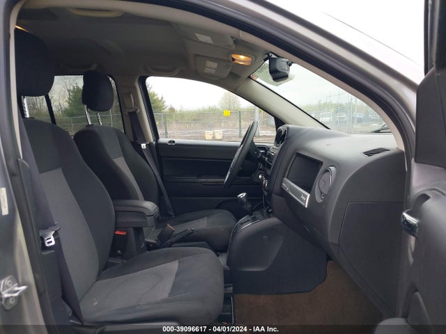 1C4NJDBB8GD723395 Jeep Compass Sport