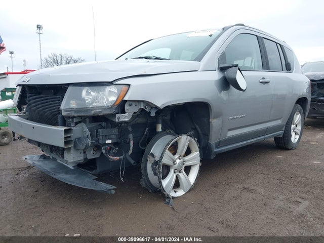 1C4NJDBB8GD723395 Jeep Compass Sport