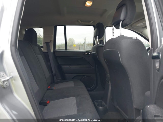 1C4NJDBB8GD723395 Jeep Compass Sport