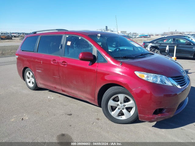 Toyota Sienna Le V6 8 Passenger 2014 5TDKK3DC4ES499477 zdjęcie główne
