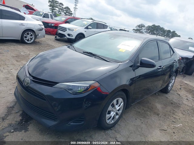Toyota COROLLA L 2017 5YFBURHE2HP727157 Image 2