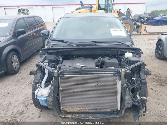 Toyota Highlander Xle 2018 5TDKZRFH7JS534546 Image 13