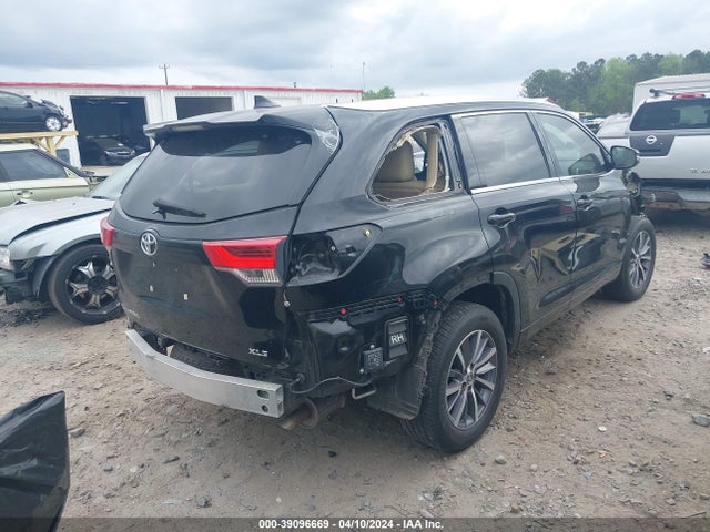 Toyota Highlander Xle 2018 5TDKZRFH7JS534546 Image 4