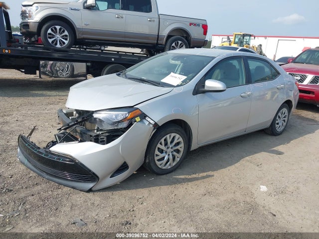 Toyota COROLLA LE 2017 5YFBURHE1HP571886 Image 2