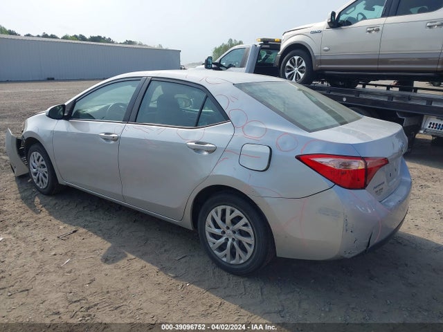 Toyota COROLLA LE 2017 5YFBURHE1HP571886 Image 3