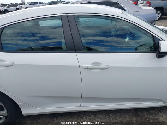 Honda Civic Lx 2018 2HGFC2F57JH593046 Image 13