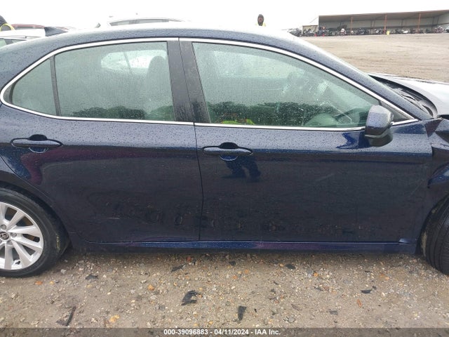 Toyota CAMRY LE 2022 4T1C11AK3NU637864 Image 13