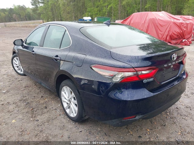 Toyota CAMRY LE 2022 4T1C11AK3NU637864 Image 3