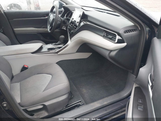 Toyota CAMRY LE 2022 4T1C11AK3NU637864 Image 5