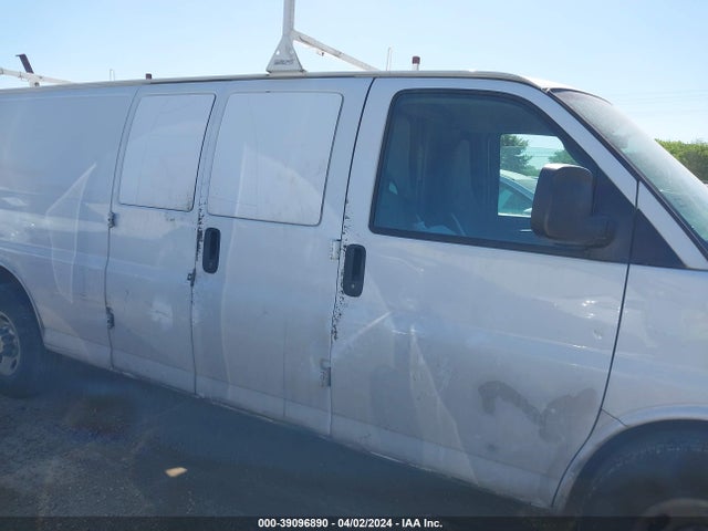 Chevrolet Express 2500 Work Van 2015 1GCWGGCF5F1146167 Image 13