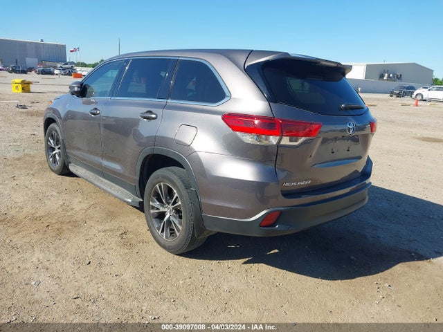 Toyota Highlander Le 2019 5TDZARFH7KS047743 Image 3