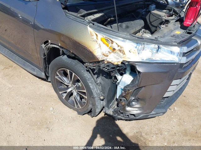 Toyota Highlander Le 2019 5TDZARFH7KS047743 Image 6