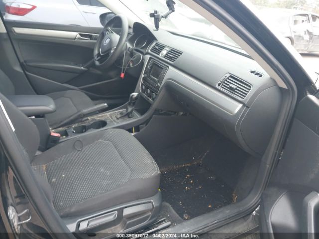 1VWAS7A30GC052122 Volkswagen Passat 1.8t S