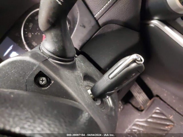 Toyota RAV4 LE 2019 JTMF1RFVXKJ012345 Image 11