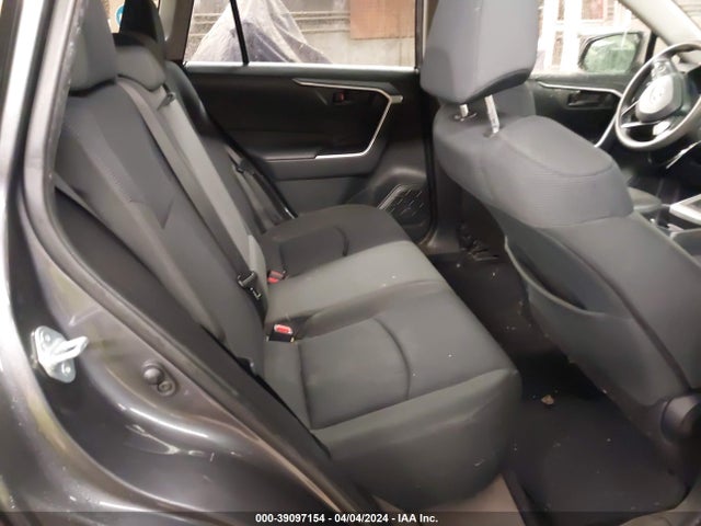 Toyota RAV4 LE 2019 JTMF1RFVXKJ012345 Image 8