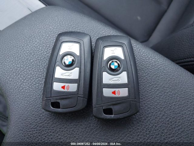 WBA8A3C55GK551240 BMW 320 XI