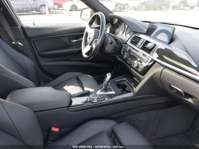 WBA8A3C55GK551240 BMW 320 XI