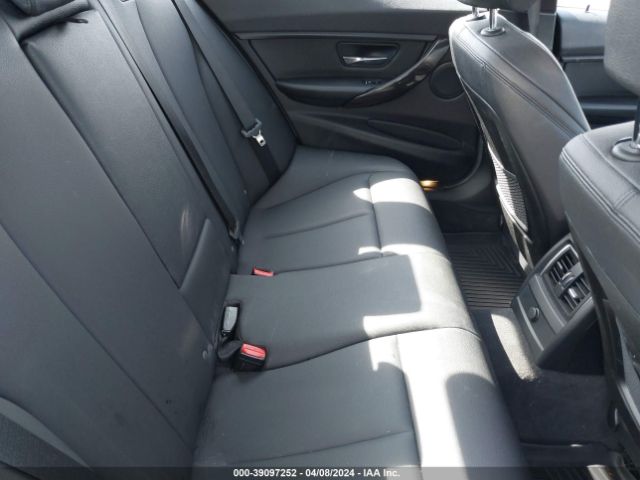 WBA8A3C55GK551240 BMW 320 XI