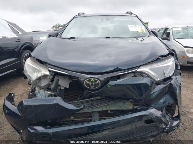 Toyota RAV4 LE 2018 JTMZFREV6JJ746012 Image 12