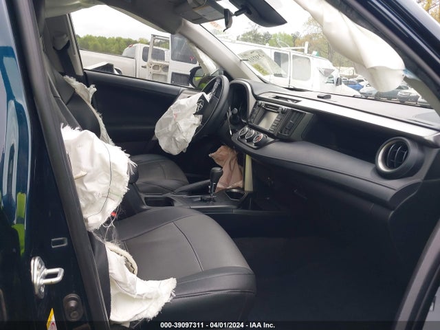 Toyota RAV4 LE 2018 JTMZFREV6JJ746012 Image 5