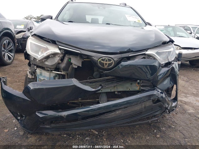 Toyota RAV4 LE 2018 JTMZFREV6JJ746012 Image 6