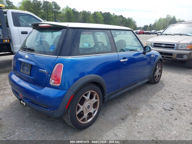 2006 MINI COOPER S WMWRE33546TJ40946 Photo 3