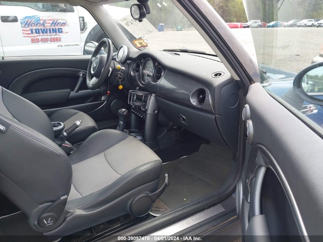 2006 MINI COOPER S WMWRE33546TJ40946 Photo 4