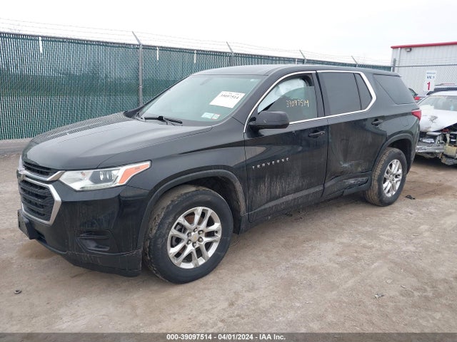 Chevrolet Traverse Ls 2018 1GNEVFKWXJJ286261 Image 2