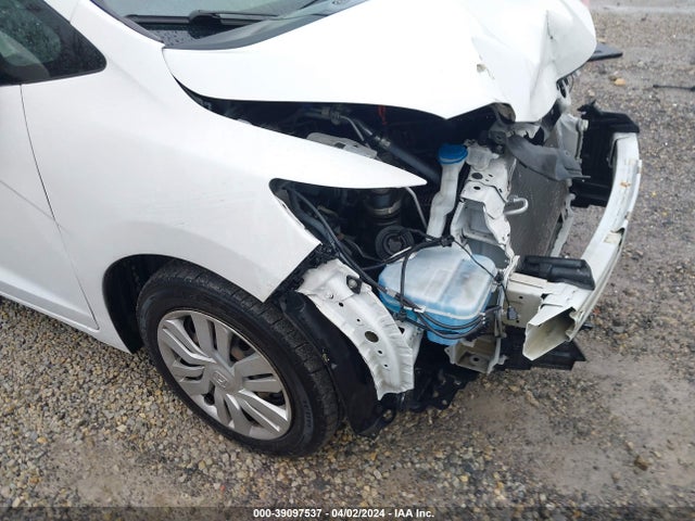 Honda FIT LX 2017 3HGGK5H53HM709473 Image 14