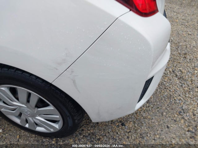 Honda FIT LX 2017 3HGGK5H53HM709473 Image 16