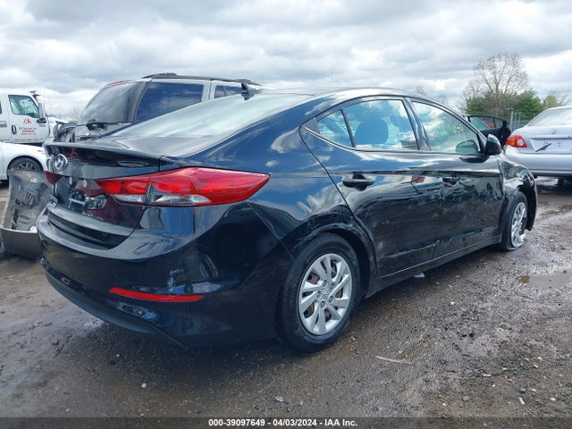 Hyundai ELANTRA SE 2018 5NPD74LF8JH402759 Image 4