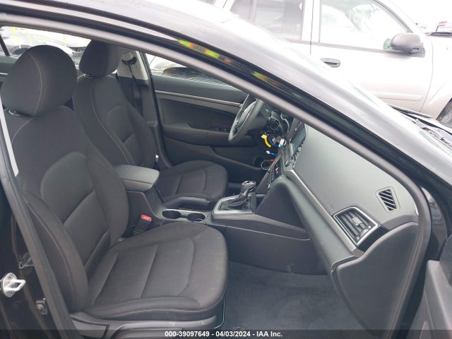Hyundai ELANTRA SE 2018 5NPD74LF8JH402759 Image 5