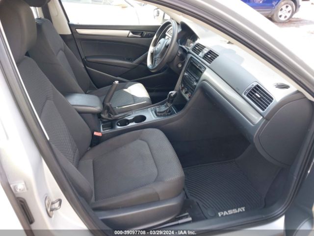 1VWAT7A36EC065578 Volkswagen Passat 1.8t S