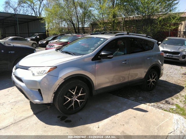 Toyota RAV4 SE 2017 2T3JFREV4HW675904 Image 2