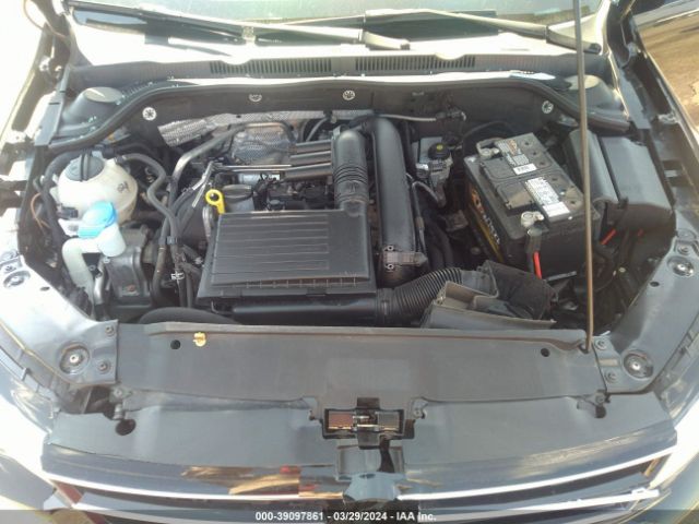 3VW2B7AJ8HM276435 Volkswagen Jetta 1.4t S