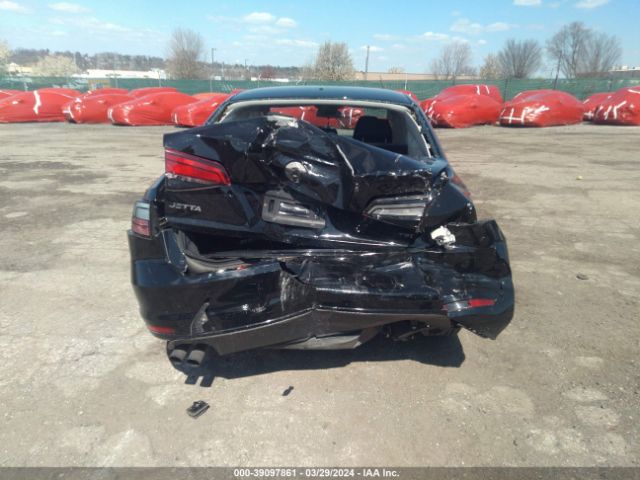 3VW2B7AJ8HM276435 Volkswagen Jetta 1.4t S