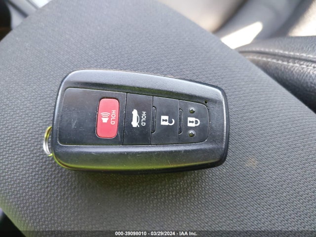 Toyota Corolla Hybrid Le 2021 JTDEAMDE1MJ016546 Image 11