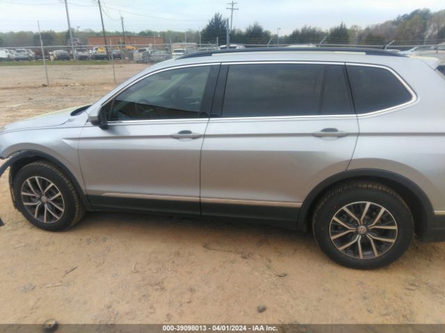 3VV3B7AXXLM040794 Volkswagen Tiguan 2.0t Se/2.0t Se R-line Black/2.0t Sel
