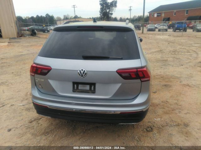 3VV3B7AXXLM040794 Volkswagen Tiguan 2.0t Se/2.0t Se R-line Black/2.0t Sel